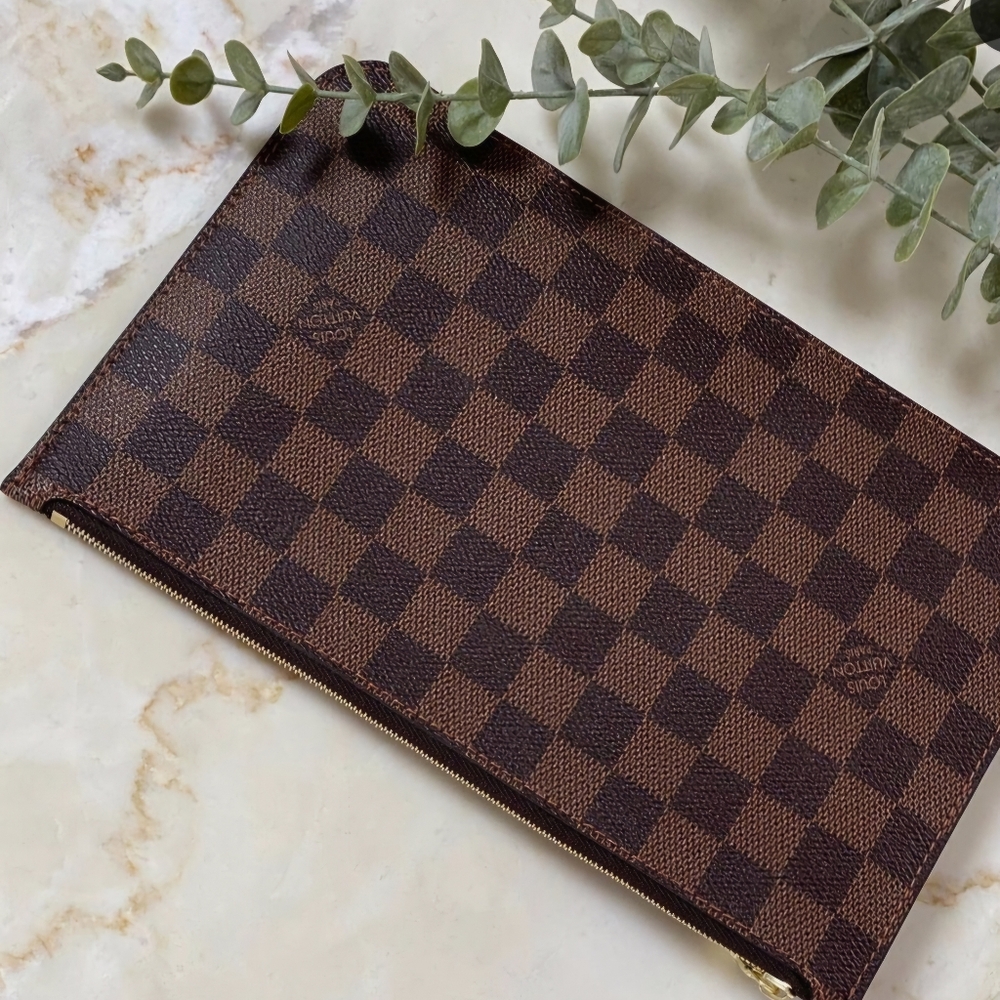 Louis Vuitton Damier Pouch